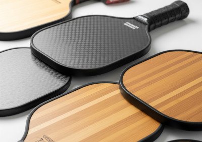 Les différents types de surface des raquettes de pickleball